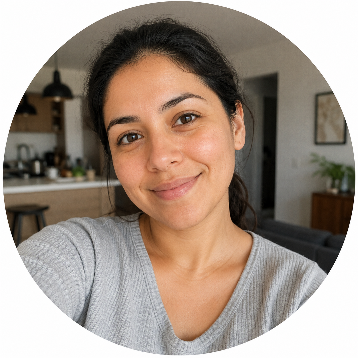 Camila Reyes - Compradora de Facebook